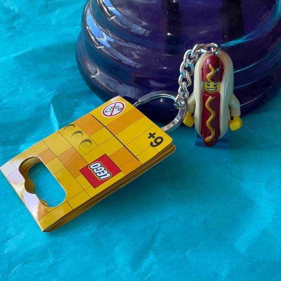 🌭LEGO HOTDOG GUY KEYCHAIN 🌭NWT 🌭 - Picture 2 of 16